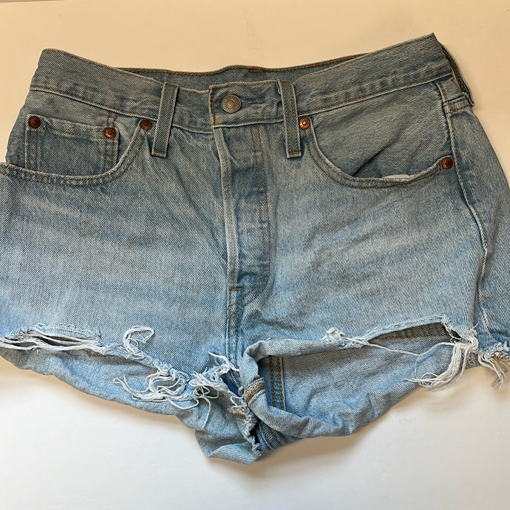 Levi's Women's 501 Original Shorts - Light Wash
